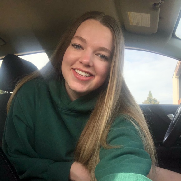 Meet your Posher, Chloe - Picture 1 of 1